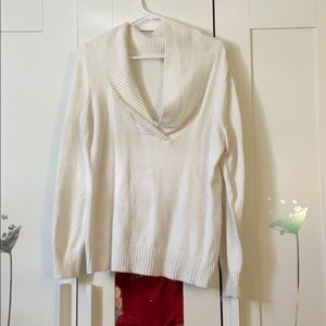 White long sleeve low cute L shirt